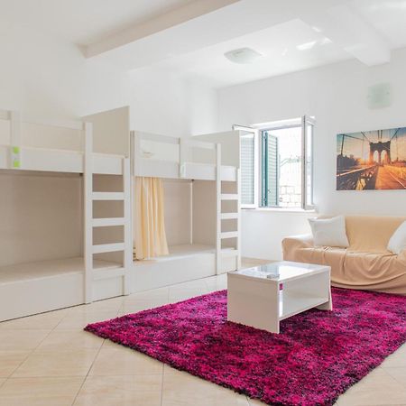 Love Dubrovnik Hostel エクステリア 写真