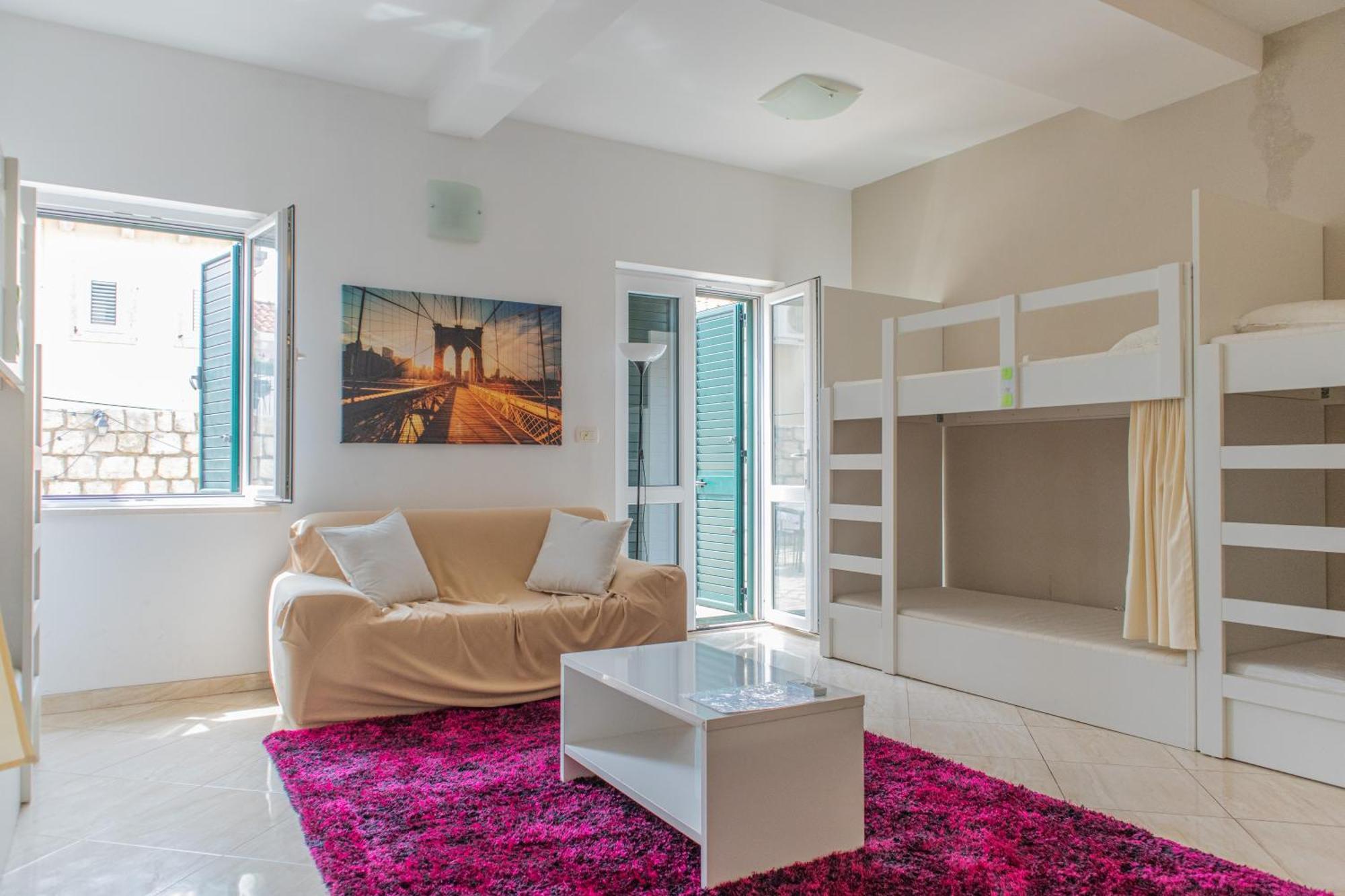 Love Dubrovnik Hostel エクステリア 写真