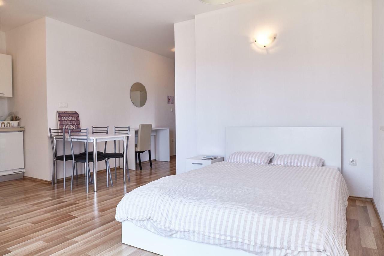 Love Dubrovnik Hostel エクステリア 写真